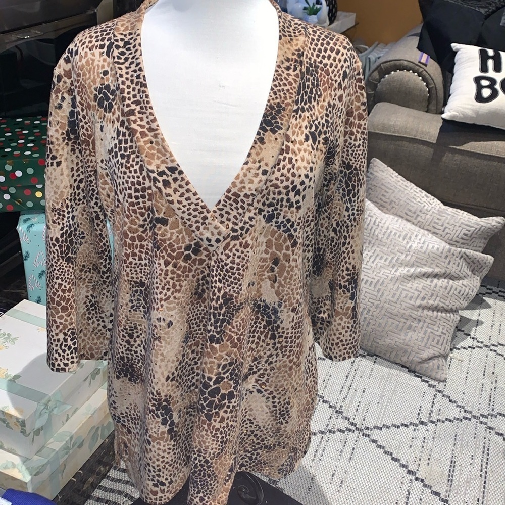 Gently Loved Animal Sparkly Print V Neck Top by Chicos
